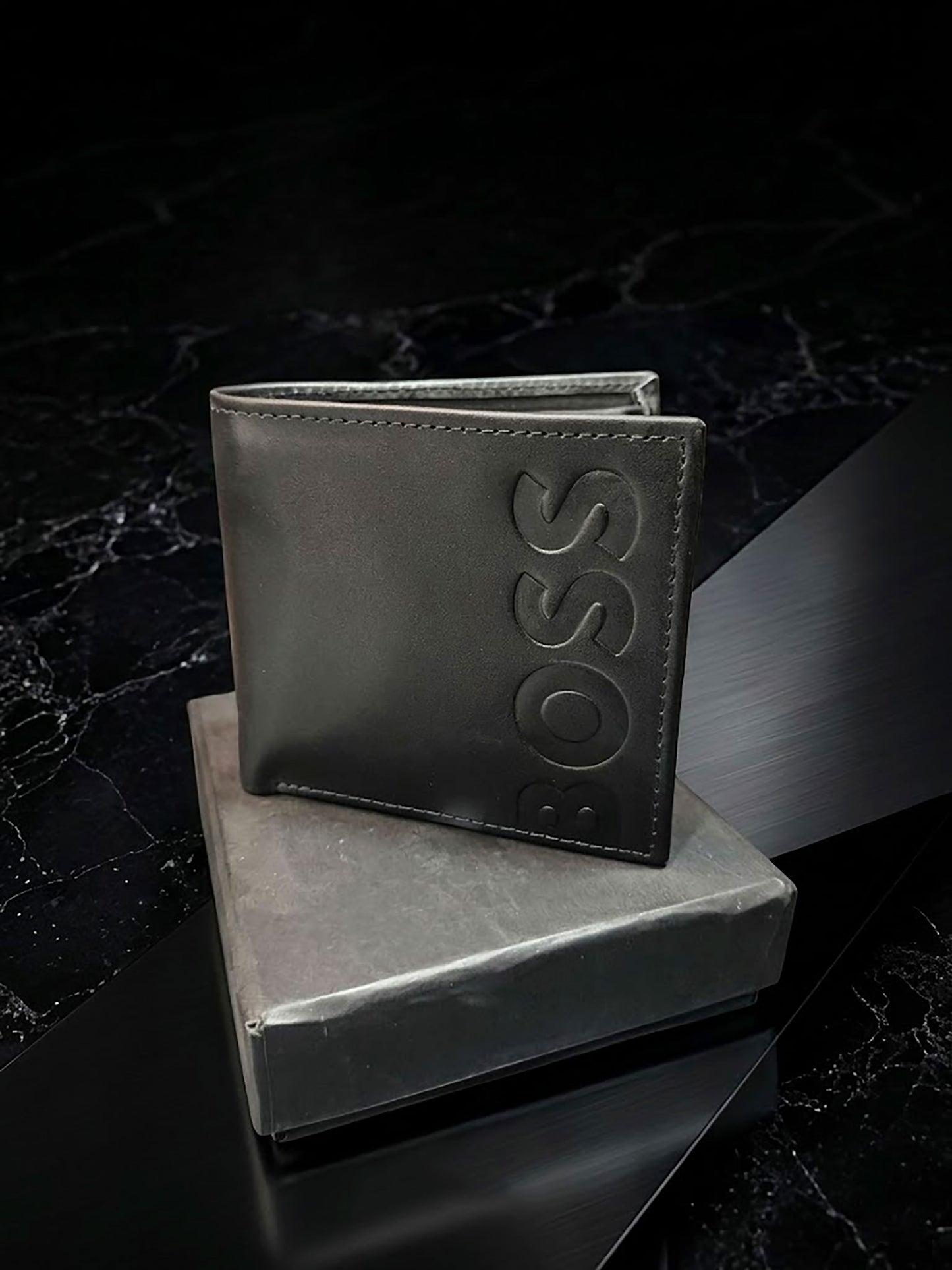 Men's Genuine Leather Bifold Wallet - Luxury Fashion Embossed